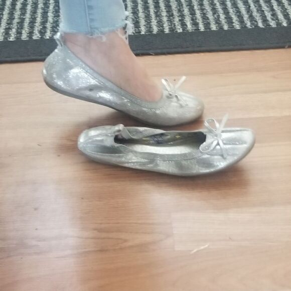Women's silver flats /Loafers pre-owned - Picture 8 of 13
